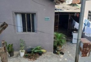 Bebedeira termina em quebra-quebra, agressões e prisão por violência doméstica em Resplendor 