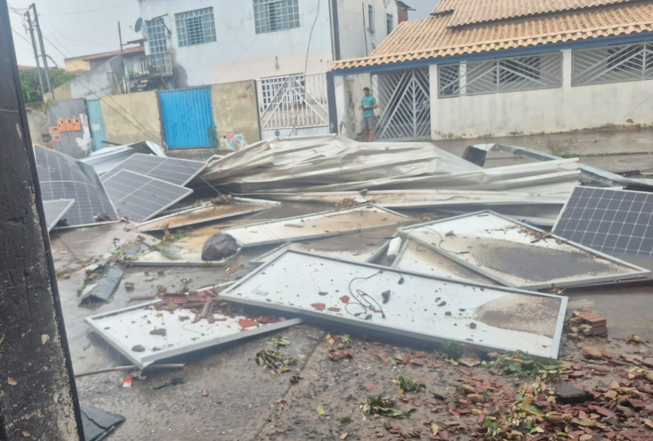 Rajadas de vento chegaram a 54 km/h durante chuva que atingiu Valadares