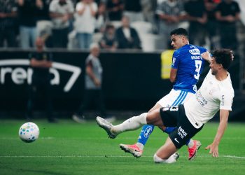 Cruzeiro vence o Corinthians fora de casa e se aproxima do G4 do Brasileirão