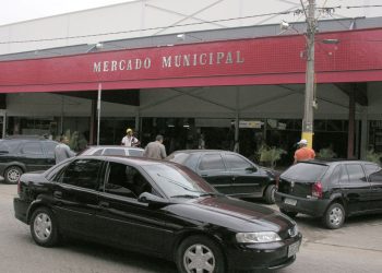 Valadares ganhou um bar