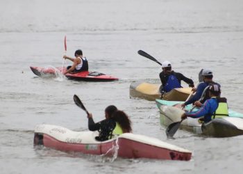 Competição de canoagem reúne 35 canoístas e movimenta o bairro São Tarcísio em Valadares