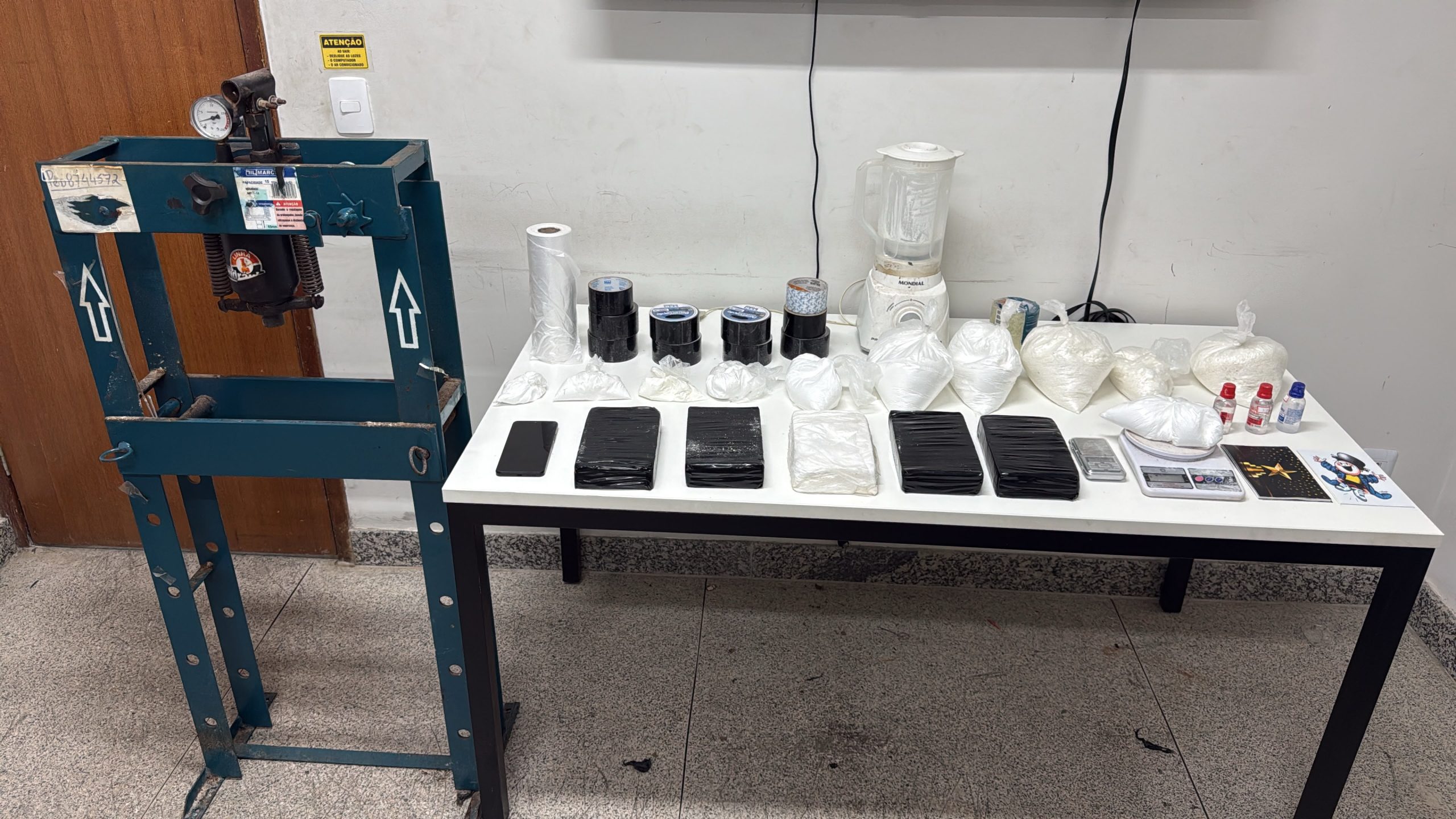 Ação integrada da PM desarticula laboratório de drogas e apreende 14 kg de cocaína em Coronel Fabriciano