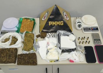 Mulher é presa durante operação da PM que apreendeu grande quantidade de drogas no bairro Vale Verde 