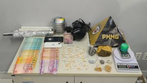 Operação da PM termina com apreensão de drogas e prisão de homem no bairro Primavera