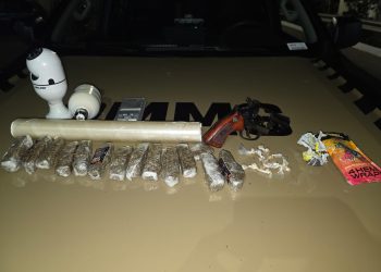 Operação da PM apreende arma e drogas e termina com homem preso no bairro Altinópolis
