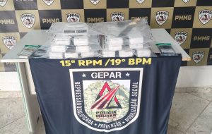 Polícia apreende cerca de 15 kg de maconha dentro de cemitério em Teófilo Otoni