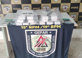 Polícia apreende cerca de 15 kg de maconha dentro de cemitério em Teófilo Otoni