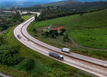 Nova 381 inicia instalação de sistema que pesa caminhões em movimento na BR-381