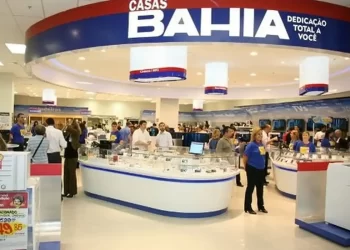 Justiça suspende demissões em massa de trabalhadores das Casas Bahia