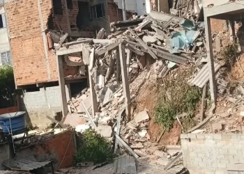Explosão de botijão de gás causa interdição de 13 casas em São Paulo