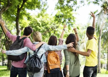 Parlamento Jovem de Minas realiza plenária regional em Valadares