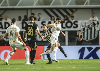 Santos e Atlético medem forças no primeiro duelo das quartas da Sul-Americana