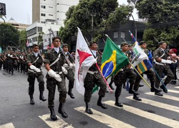 Tradição e cidadania marcam desfile de 7 de Setembro em Valadares