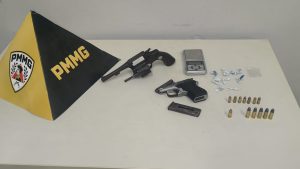 Dois jovens são presos com armas e drogas durante operação no bairro São Pedro