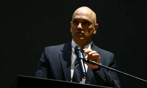 "Inconstitucional e ilegal", diz Moraes sobre investigação de Mendonça