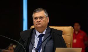 Dino cobra explicação sobre elo entre Master e instituto de Mendonça