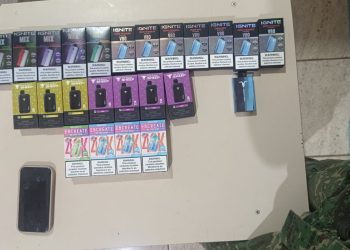 Casal é preso com 23 cigarros eletrônicos que seriam revendidos pela internet em MG