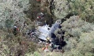 Destroços de helicóptero que transportava cantor Rick são encontrados em SC e não há sobreviventes