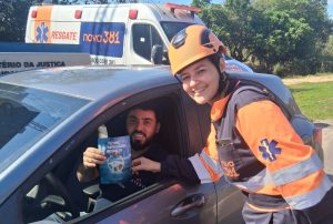 Nova 381 realiza ações de conscientização no trânsito em Valadares e outros pontos da BR-381