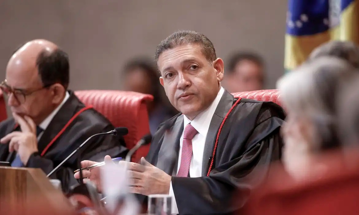 Presidente do TSE reclama de interferência em decisões da Corte