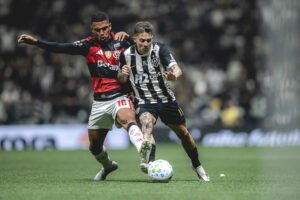 Flamengo e Atlético fecham a 32ª rodada do Brasileirão nesta segunda-feira