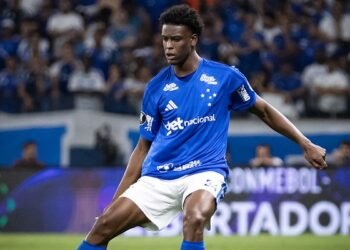 Zagueiro do Cruzeiro é convocado pela primeira vez para a Seleção Brasileira