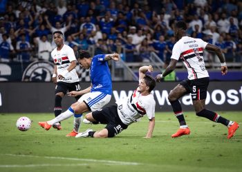 Cruzeiro vence São Paulo e entra no G-4 do Brasileirão