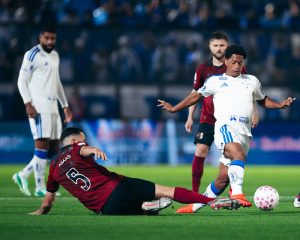 Cruzeiro perde para o Bragantino e cai para o sexto lugar no Brasileirão