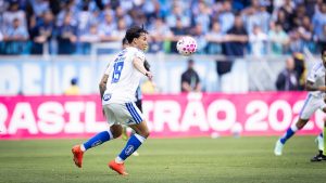 Cruzeiro vence o Grêmio de virada e entra no G4 do Brasileirão