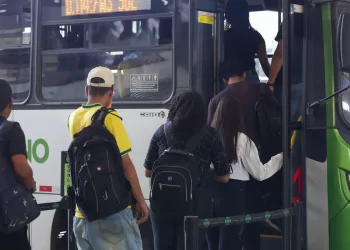Prefeituras e estados devem garantir transporte gratuito no 2° turno