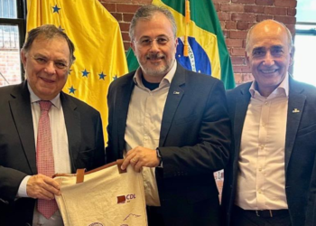 Programa oferece orientação, apoio e consultorias gratuitas a brasileiros que vivem no exterior e a migrantes que retornam ao país