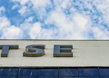 TSE dá 24 horas para Meta dar informações sobre igualdade de campanhas