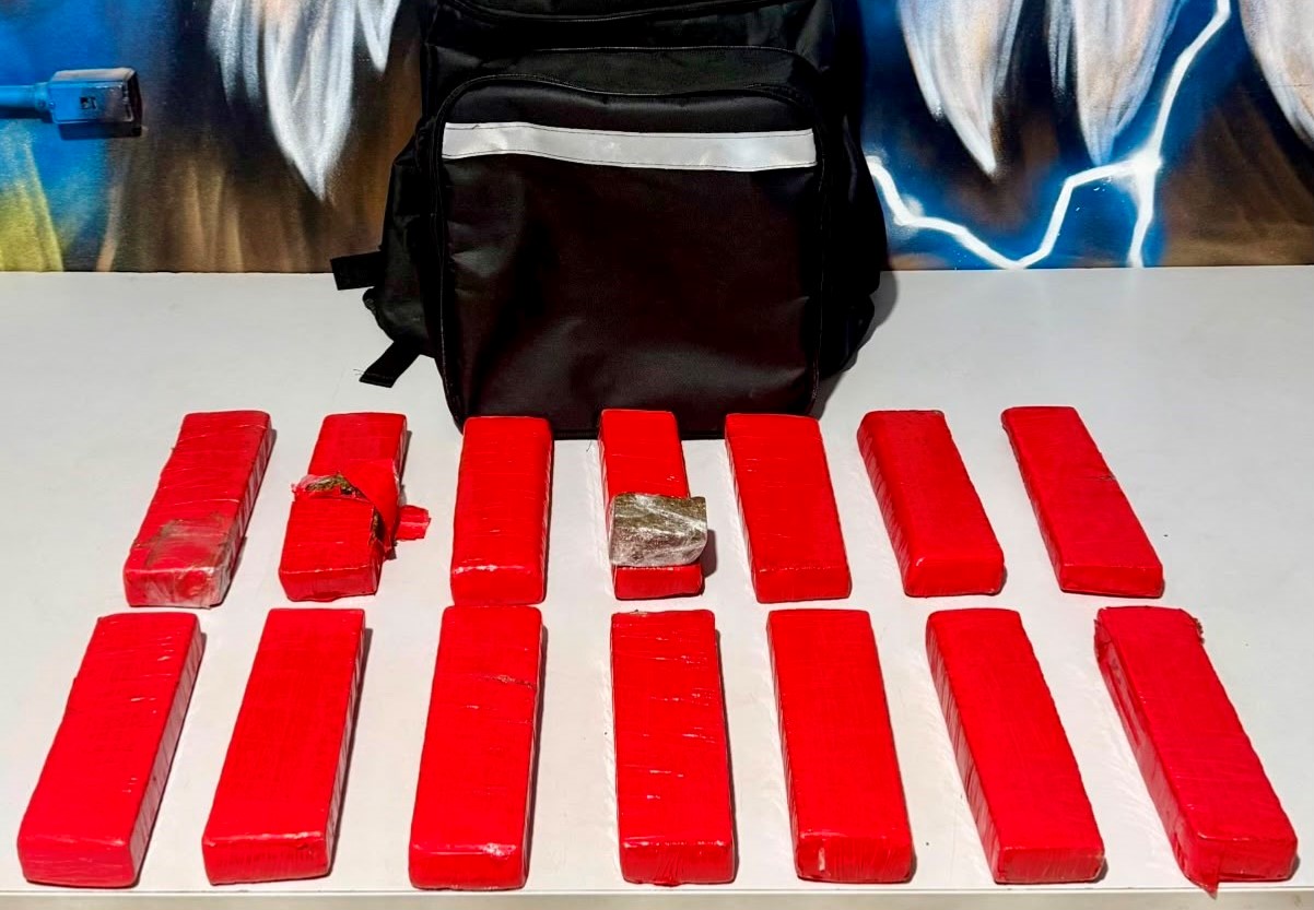 PM apreende 14 barras de maconha e prende homem e mulher em Ipatinga