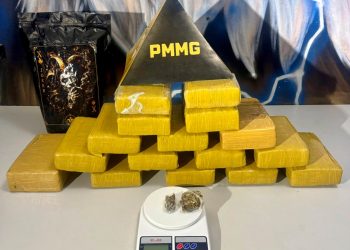 Ação contra o tráfico termina com prisão e apreensão de 16 barras de maconha em Santana do Paraíso