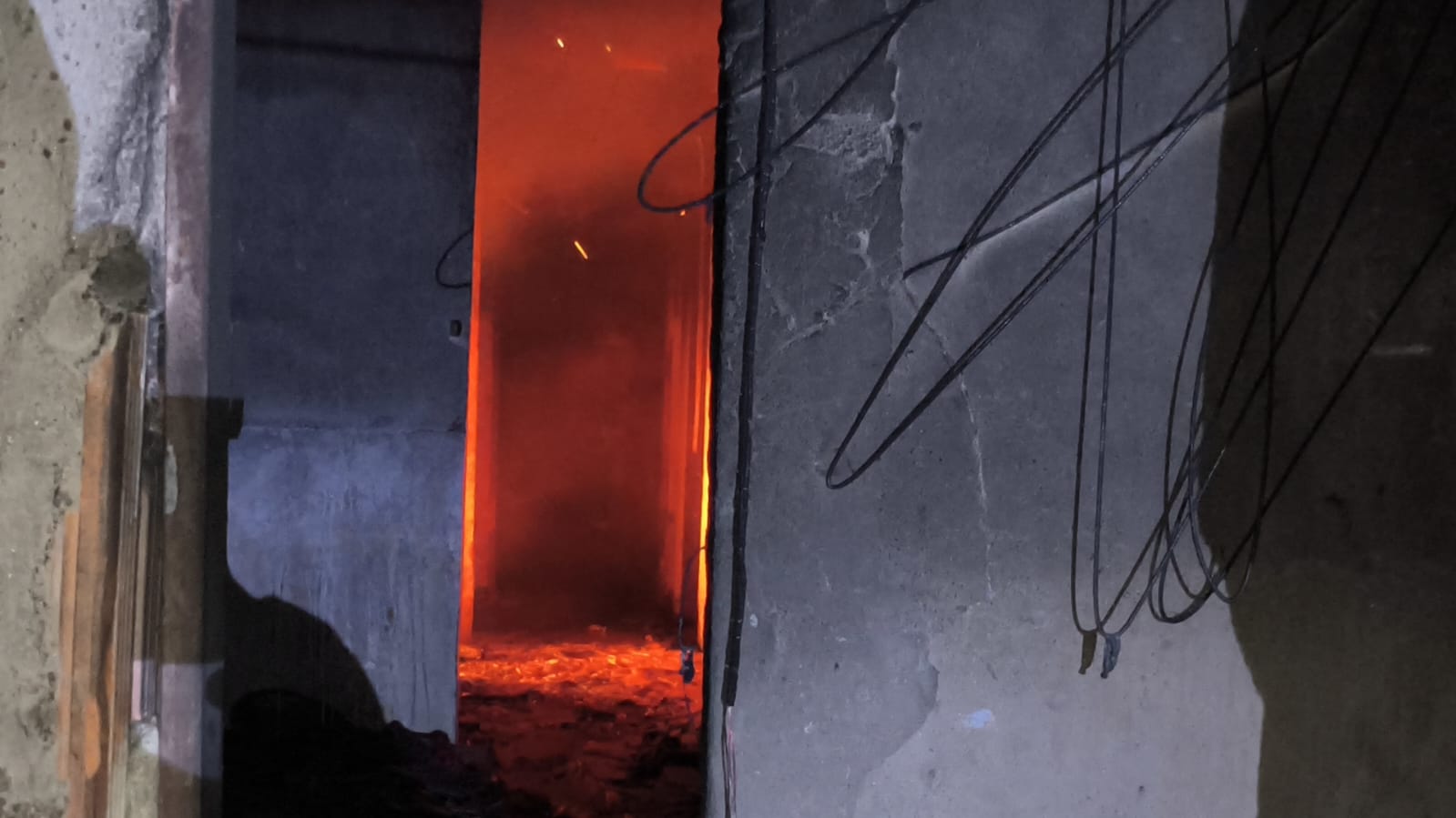 Incêndio destrói residência de vítima de homicídio no bairro Turmalina