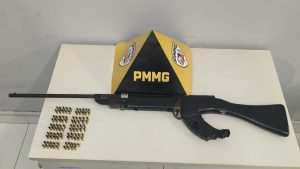 Homem é preso com espingarda artesanal e 99 munições no bairro Jardim do Trevo