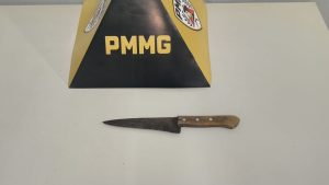 Homem ameaça segurança com faca no Pronto-Socorro do Hospital Municipal em Valadares