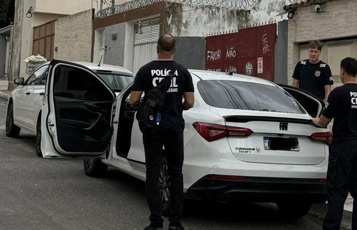Polícia Civil apreende esmeraldas e investiga cuidador por suspeita de desviar patrimônio de homem em estado terminal em Valadares